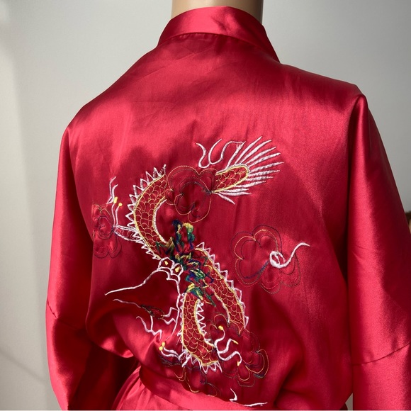 Hand embroidered Ruby Red satin kimono with belt - Picture 6 of 6